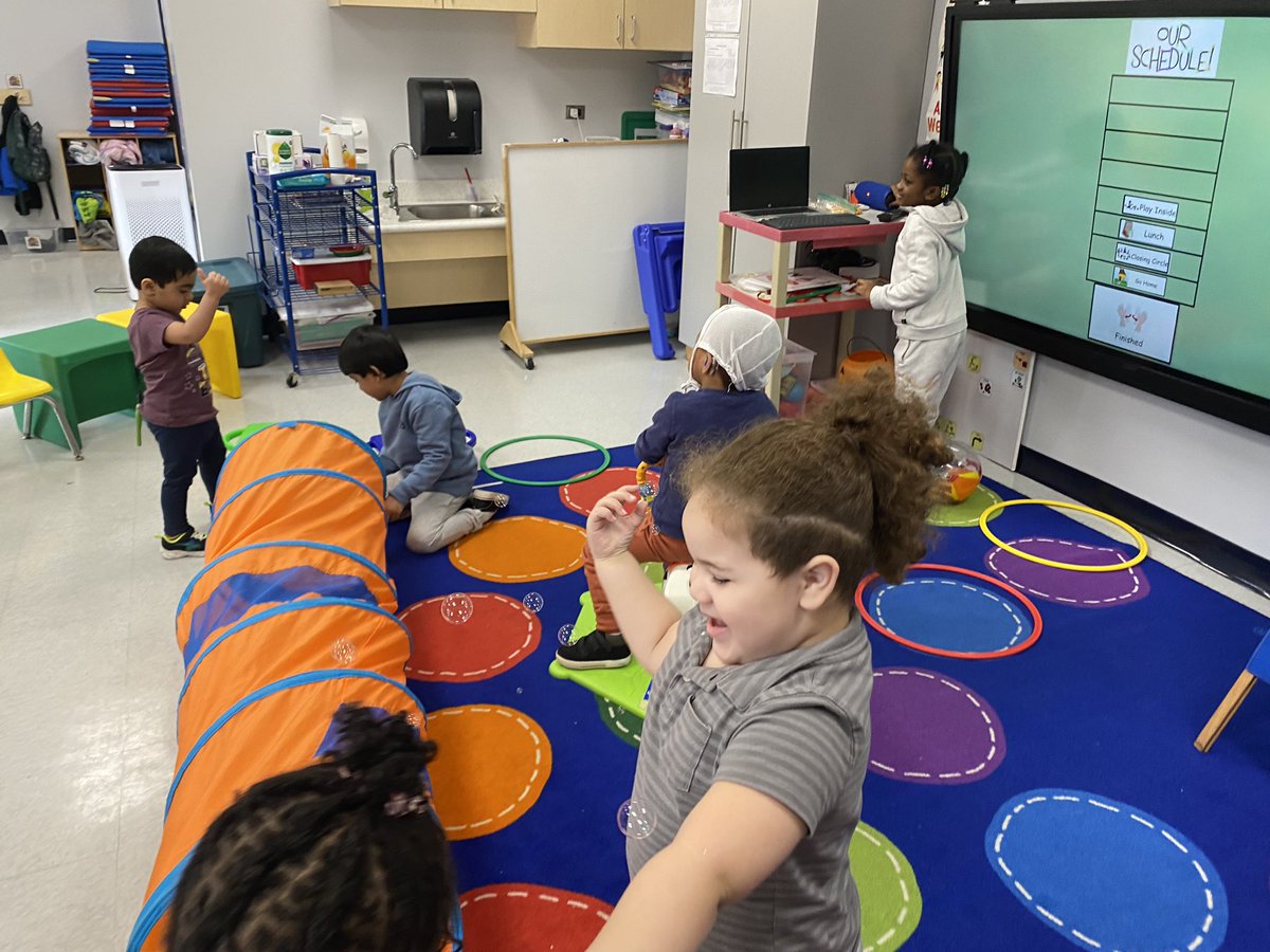MrsThornsWorld's tweet image. Music and play on a short day in #MrsThornsRoseGarden #NBTeamPreschool #NBTECCisRedHot @NBTECC @mrpassner