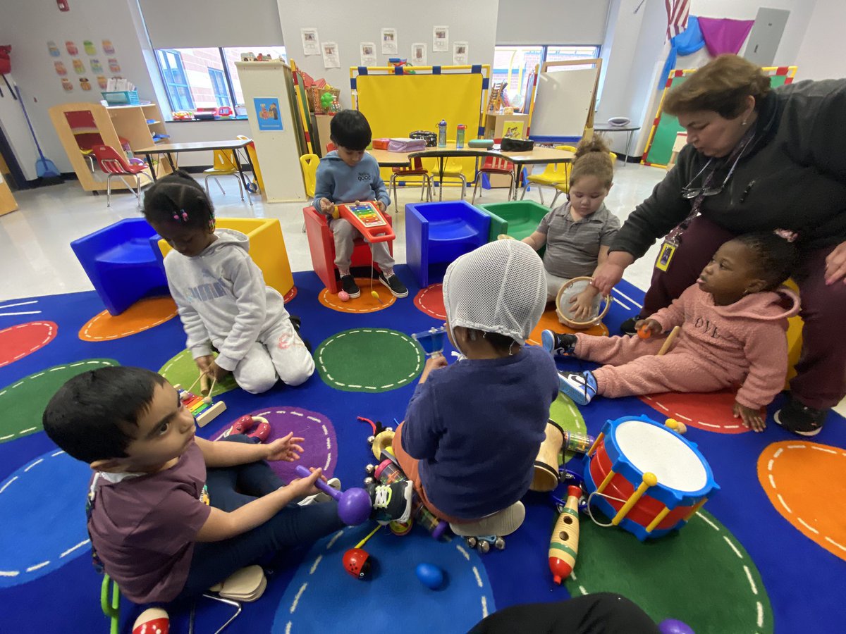 MrsThornsWorld's tweet image. Music and play on a short day in #MrsThornsRoseGarden #NBTeamPreschool #NBTECCisRedHot @NBTECC @mrpassner