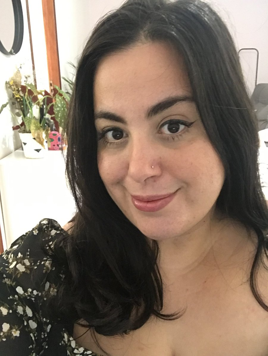 victoriakavic's tweet photo. Me dei conta aqui que eu nunca mais propaguei a palavra do preenchimento de olheiras nessa rede social e esqueci de mostrar o resultado depois de 2 anos.

Nas fotos: antes (2021), 6 meses depois (2022), 1 ano depois (2022) e 2 anos depois (2024) 💅🏼 https://t.co/uJqxpfd1BI
