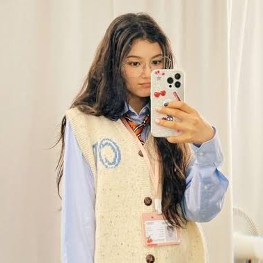 egh_danielle's tweet photo. ₊ ⠀Kelas 1 ⠀ ⠀⠀ ⠀⠀ ⠀⠀Kelas 3 https://t.co/OjFrMlYfAl