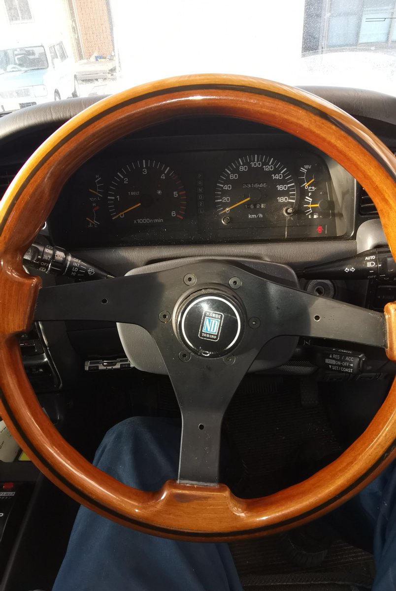talaga1122's tweet photo. NARDI TORINO 20数年経てもステア���ング塗装の衰え無いがスポーク再塗装とホーンボタン交換する事に…思い切ってマホガニーで染めてみた、ニスの乾きをみて明日合わせてみるのだが…ウッドのスポーク無くても結構イケてる事に気がついたw
#NARDITORINO https://t.co/uVQ5evSvcP