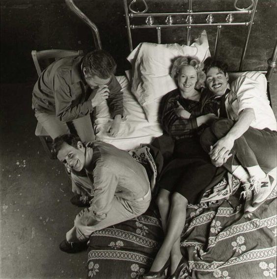 Rocco_Parondi's tweet photo. Funny moments behind the scenes of "Sophie's Choice" (1982).
#AlanPakula #MerylStreep #KevinKline #Oscars #SophiesChoice https://t.co/uJ6xso0som