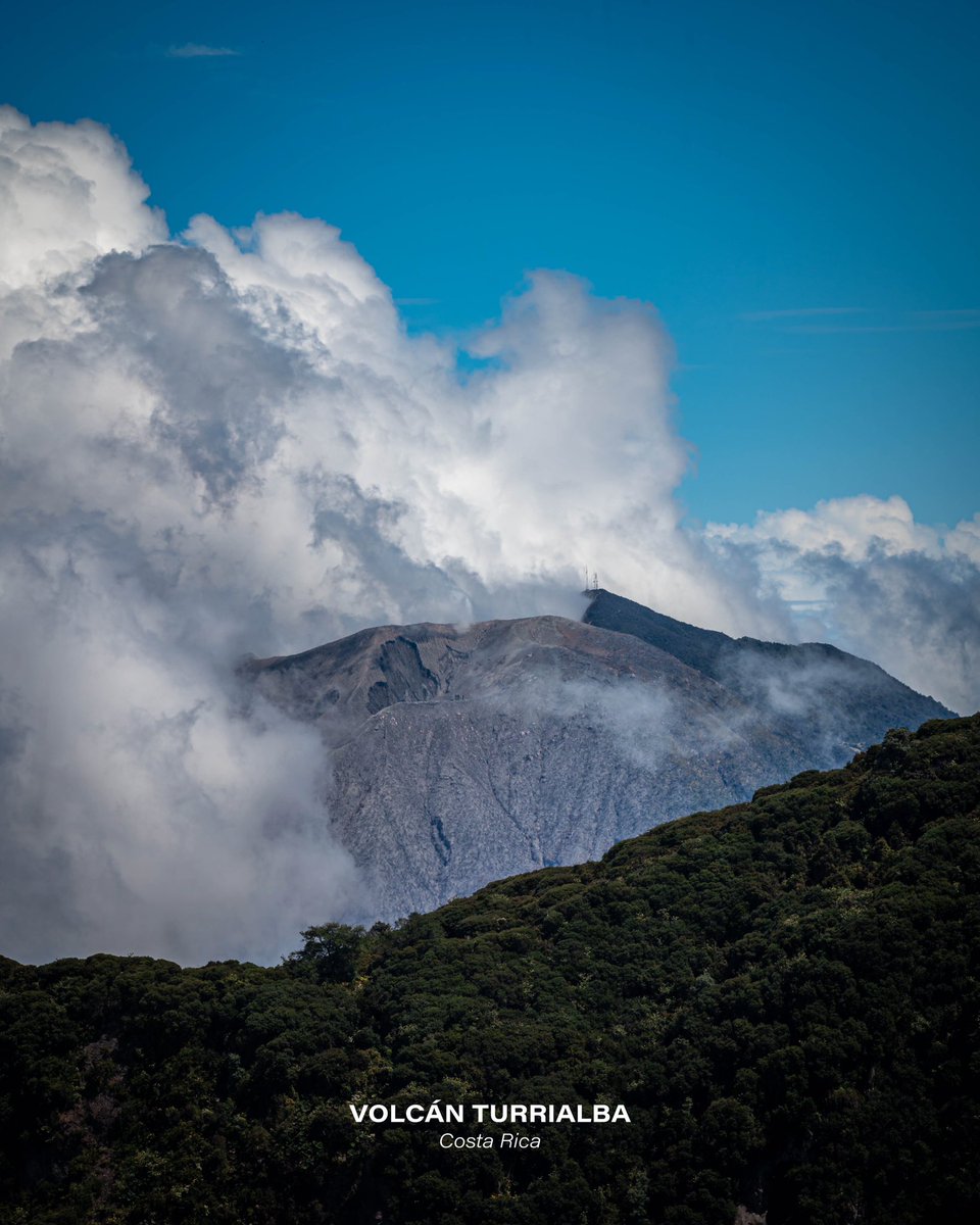 jp_monge's tweet photo. Volcán Turrialba
(3340 m.s.n.m./10,958 ft)

#volcano #volcan #turrialba #volcanturrialba #landscape #nature #photography #Nikon #Nikon100 #ShotOnLexar #CreateNoMatterWhat #nikoncreators #YourShotPhotographer #photographer #beautiful #puravida #hiking #hike #adventure #CostaRica https://t.co/NMrLE2dUWm