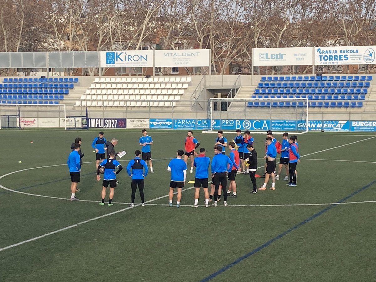 chiuni_football's tweet photo. It was a privilege to visit @aeprat1945 yesterday. We watched the first team, the youth teams &amp; the U21s all train. We listed to lead coaches, analysts &amp; technical leads and spent time with the players too. A partnership in the making 🤝⚽️ https://t.co/H5RHQyDX4F