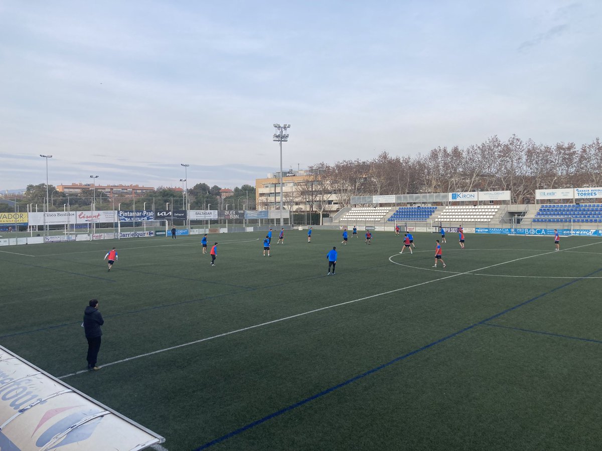 chiuni_football's tweet photo. It was a privilege to visit @aeprat1945 yesterday. We watched the first team, the youth teams &amp; the U21s all train. We listed to lead coaches, analysts &amp; technical leads and spent time with the players too. A partnership in the making 🤝⚽️ https://t.co/H5RHQyDX4F