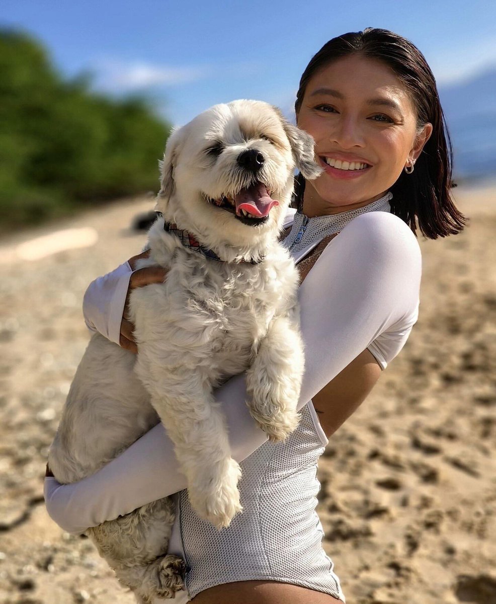 livelikepotter's tweet photo. she has the prettiest smile 🥺 https://t.co/0i7TAji62g