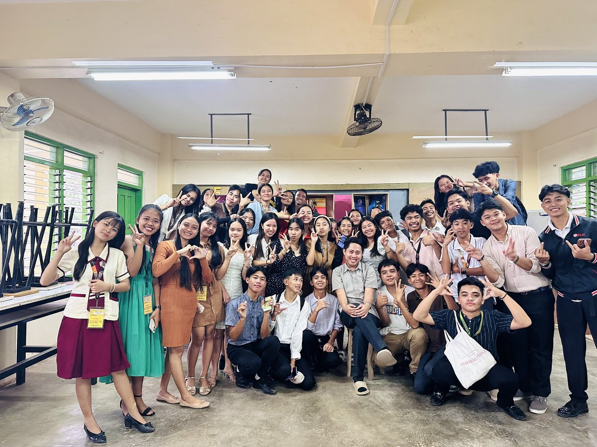 primajayron's tweet photo. I’ll surely miss these classes. 💕 #OralCommunication #SpeechDelivery https://t.co/WPEwrtIGkk