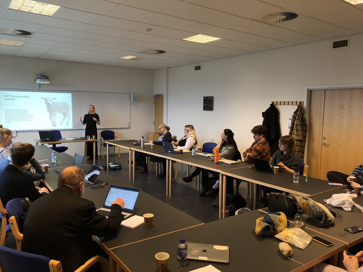 Today, @mariheri presents the fantastically interesting @bodypoliticsERC project in the Research Unit for the History of Religion @AarhusUni_int. Marianne focusses on the project work package on Body-Images to give a new perspective on the RHR theme on visualisation in religion.