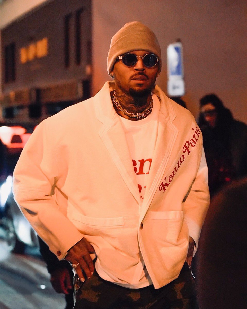 BreezyRelated's tweet photo. Chris Brown once said ＿＿＿＿＿ https://t.co/4hDK5nM0Ib