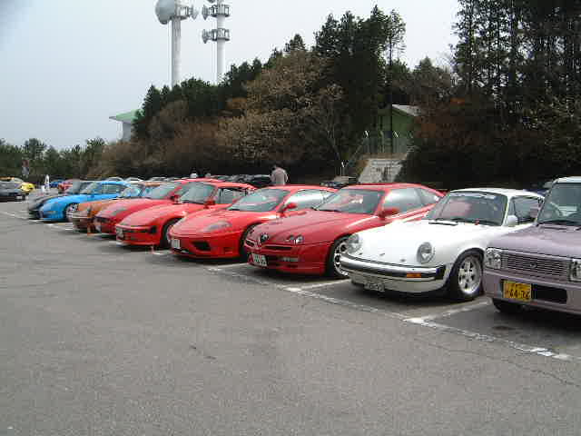 yellowPRIUS's tweet photo. #お前よくぞそんなもん撮ってたな選手権
フラットノーズと、
モデナと、
ラパン。 https://t.co/g6DAsaErVo