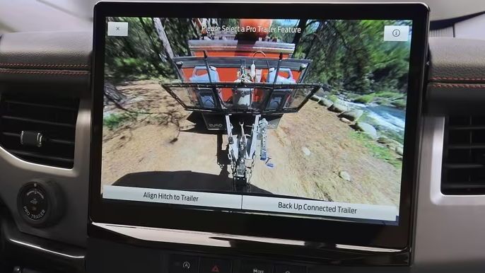 MyLocalFord's tweet photo. It's #FeatureFriday!💡 Check out the available Pro Trailer Backup Assist 2.0 on #FordExpedition. Just a turn of a knob and it steers your trailer in reverse, simplifying alignment and attachment. Plus, added brake and sway control for confidence when towing. https://t.co/6rTOIhwHNl