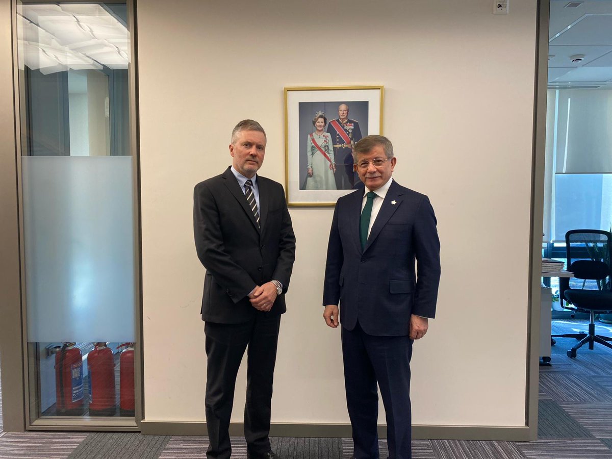 Öncelikle, BM’in Filistin’e yardımlarını koordine eden UNRWA'ya verdikleri desteği sona erdirdiklerini açıklayan ülkelerin BM ilkelerine ve insan haklarına aykırı bu kararlarını kınıyor ve gözden geçirmelerini insanlık adına talep ediyoruz.

İsrail'in Filistin halkına