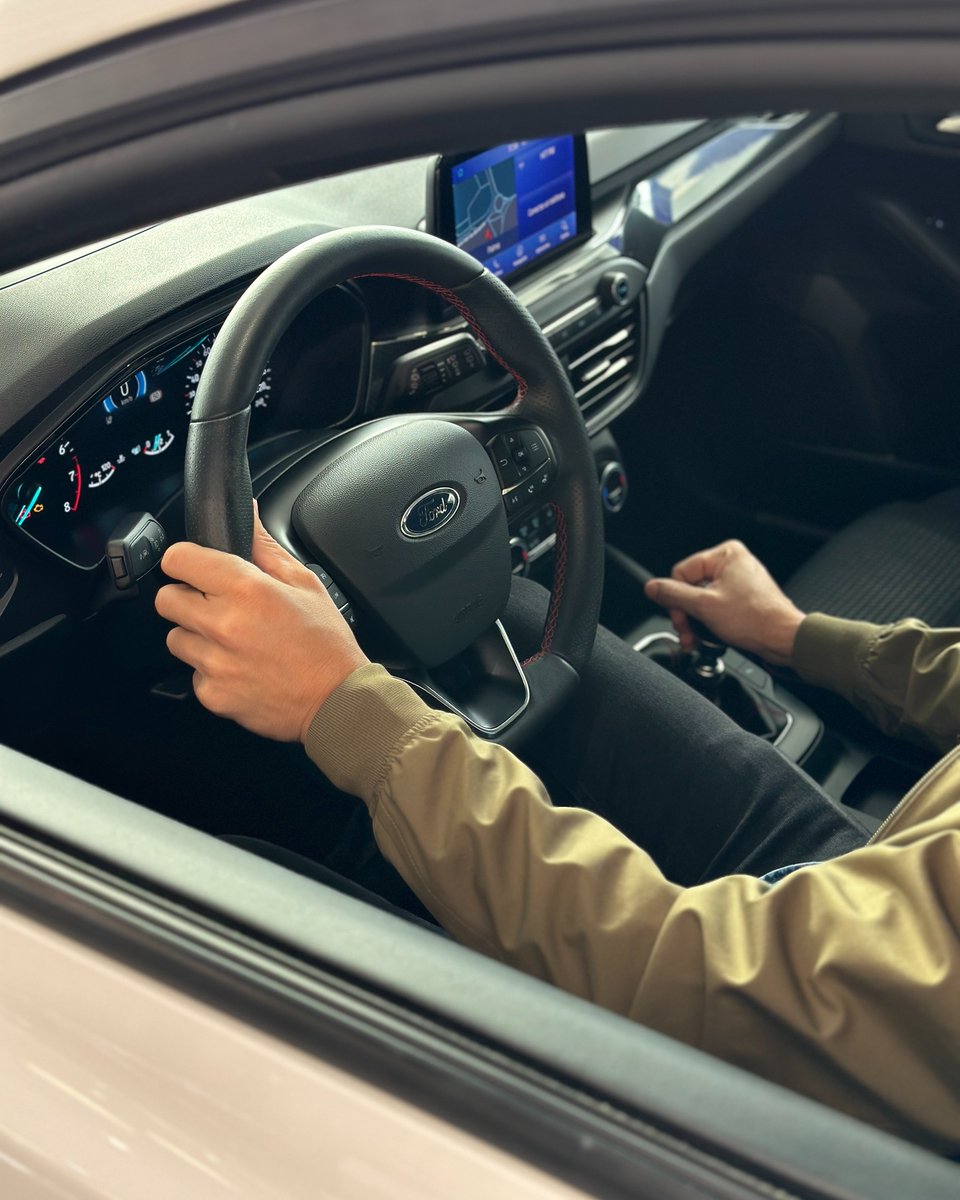 FordStorePalma's tweet photo. Tu #Focus te está esperando. ¡Súbete, arranca y disfruta de la carretera!

#FordStorePalma
➡️ https://t.co/VkXWKiwuZn https://t.co/YpYLwlY9x5