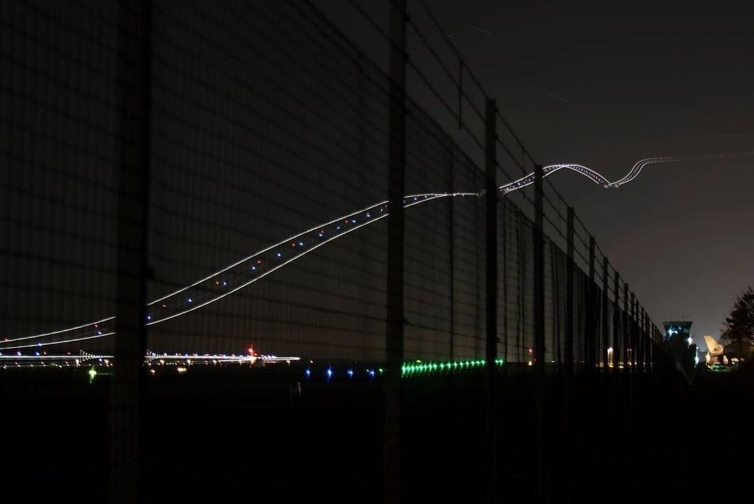 Long exposure shots of planes taking off, making super cool sky highways. 🤩