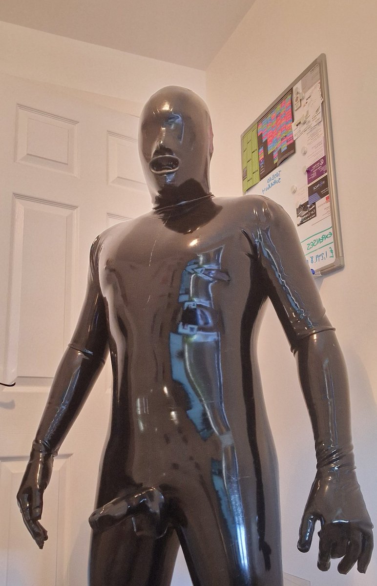 RedditchRubber's tweet photo. @Blackshinyruber Yes please.  Count me in.... but could I wear this? https://t.co/5W4c0KiL6O