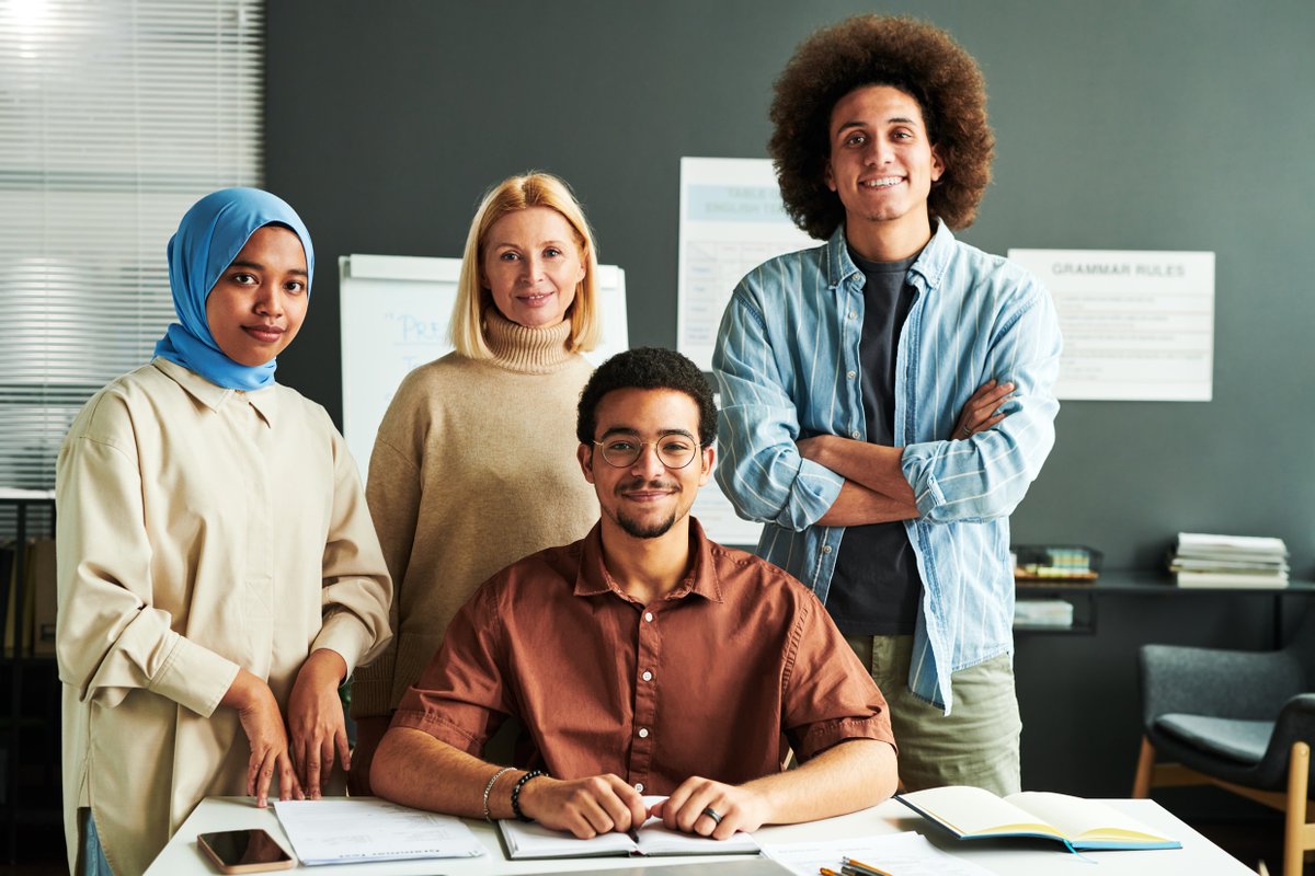 TheLabFAM's tweet photo. Thrilled to announce our next #LabFam seminar 👉https://t.co/5ICU4ReDaF with Professor Hill Kulu from University of St Andrews. The study shows that most immigrant men are in education/full-time employment after arrival, but many women stay inactive, esp. among family migrants. https://t.co/RuAWotDFLg