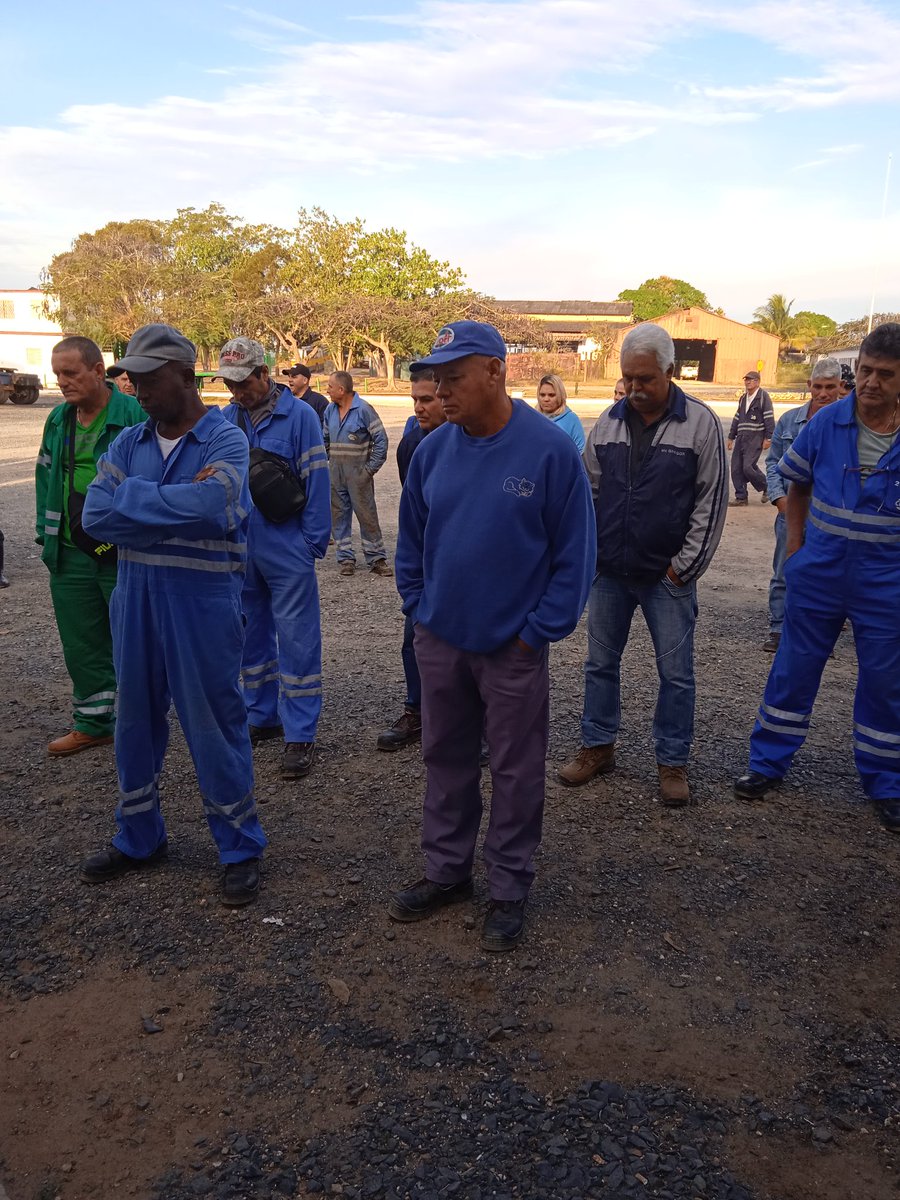 UebProdMajagua's tweet photo. #PetrolerosPorCuba de la @UebProdMajagua , desarrollan matutino general, informando a los trabajadores  resultados del cierre de producción y orientaciones para el desarrollo del cambio de labor en la entidad.
#JuntosVamosXMas
#MajaguaUnida
#LatirXUn26Avileño https://t.co/yBtG9sKaqx
