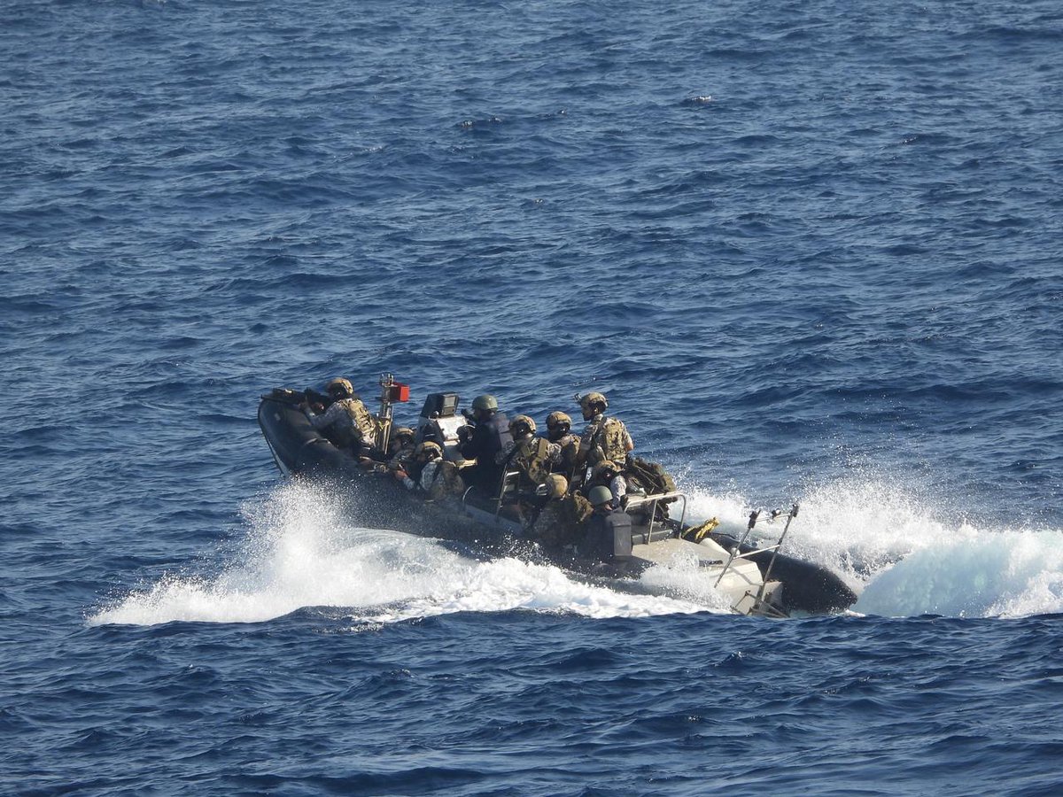SiddhantHira's tweet photo. #FVOmari had been boarded by 7 Somali pirates who had taken the crew hostage. @indiannavy INS Sharada undertook confirmatory boarding to sanitise and check on the crew of 11 Iranians and 8 Pakistanis.

The INS Sharada is a Sukanya-class offshore patrol vessel (OPV). https://t.co/HpR4x4BOZl