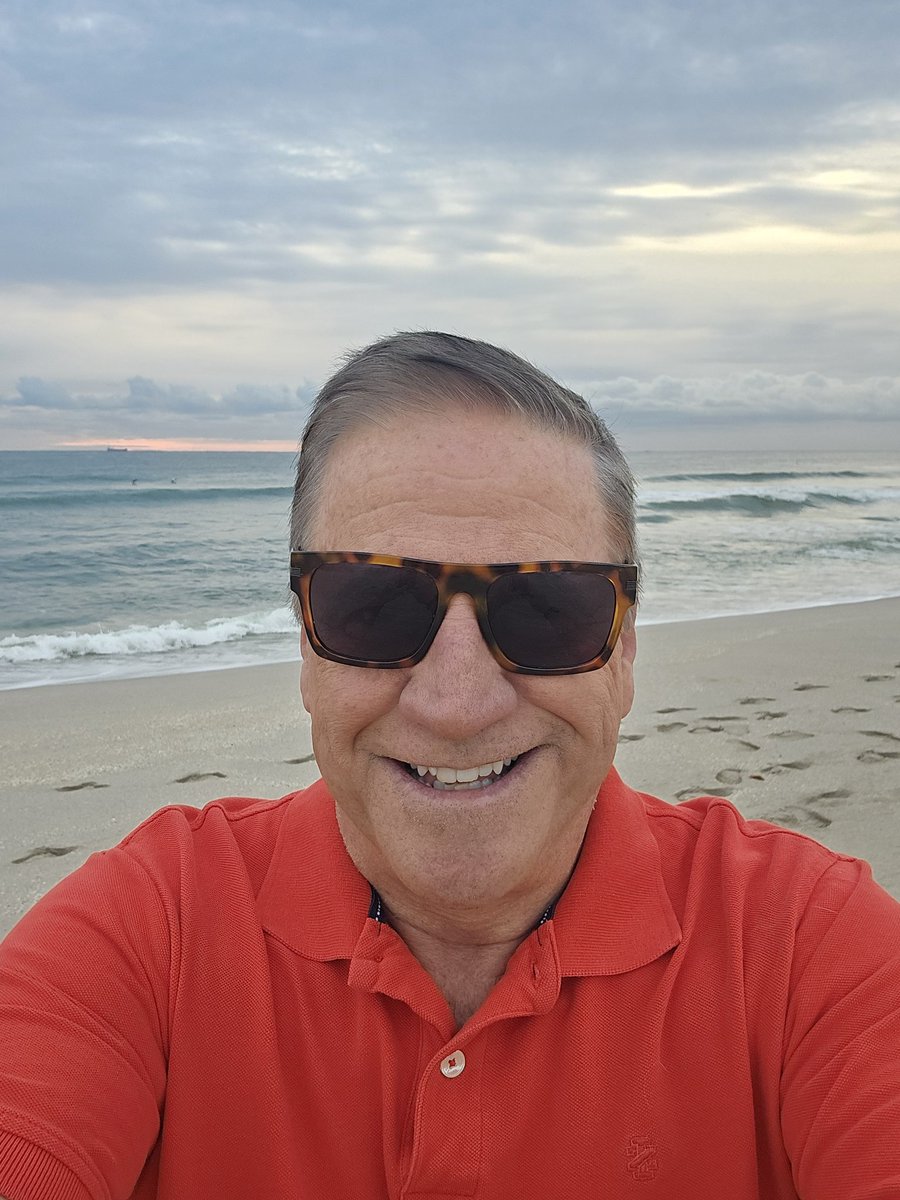 JeffMartinMedia's tweet photo. Rocking the Red on my morning walk. Today is #WearRed Day for #HeartHealth. Cardiovascular disease is a leading cause of death and can be prevented. Get checked!
@americanheartfl @american_heart
#americanheartassociation #cpr #heartdiseaseawareness #wearredday #3forheart https://t.co/av6ATmMcly