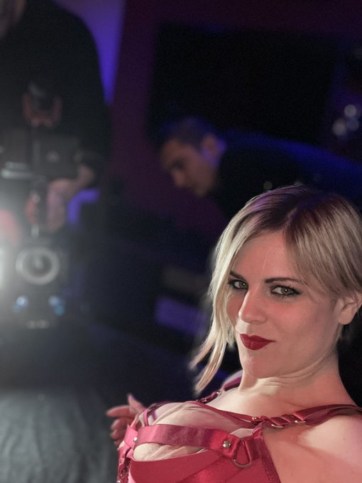 Tournage en cours &hellip;.  @LumaCarie1  @CrisAngelo92 https://t.co/nb0vUHj7UH<a class="tags" target="_blank" title="On Twitter" href="/?out=eyJ0eXAiOiJKV1QiLCJhbGciOiJIUzUxMiJ9.eyJpYXQiOjE3MjgxNTc4MTAsImlzcyI6InR3cG9ybnN0YXJzLmNvbSIsIm5iZiI6MTcyODE1NzgxMCwiZXhwIjoxNzU5NjkzODEwLCJyZWRpcmVjdF91cmwiOiJodHRwczovL3R3aXR0ZXIuY29tL0x1bWFDYXJpZTEifQ.3HXtEebdpF7U2AD2aaRiCCDeViHd50qTT9jgQYMFIdlG5OqwGD2OxRV376upr90TeNrFYCyTESsHQg4kFiaYwg">@LumaCarie1</a><a class="tags" href="/tag/crisangelo92">@crisangelo92</a><a href="/tag/bodybuilding"class="tags"><span>#bodybuilding</span></a><a href="/tag/fitness"class="tags"><span>#fitness</span></a>