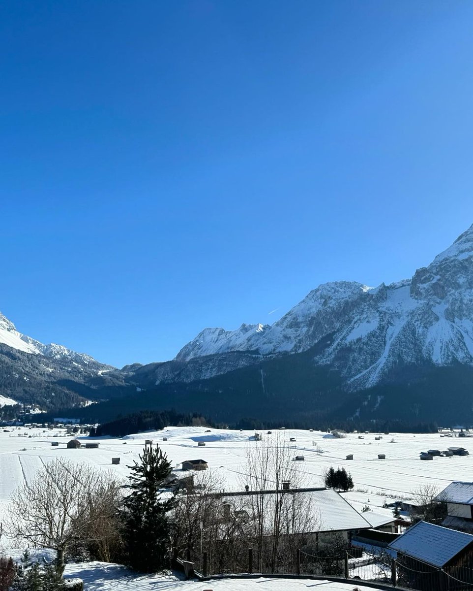 Amelia Davis 💫 tweet media