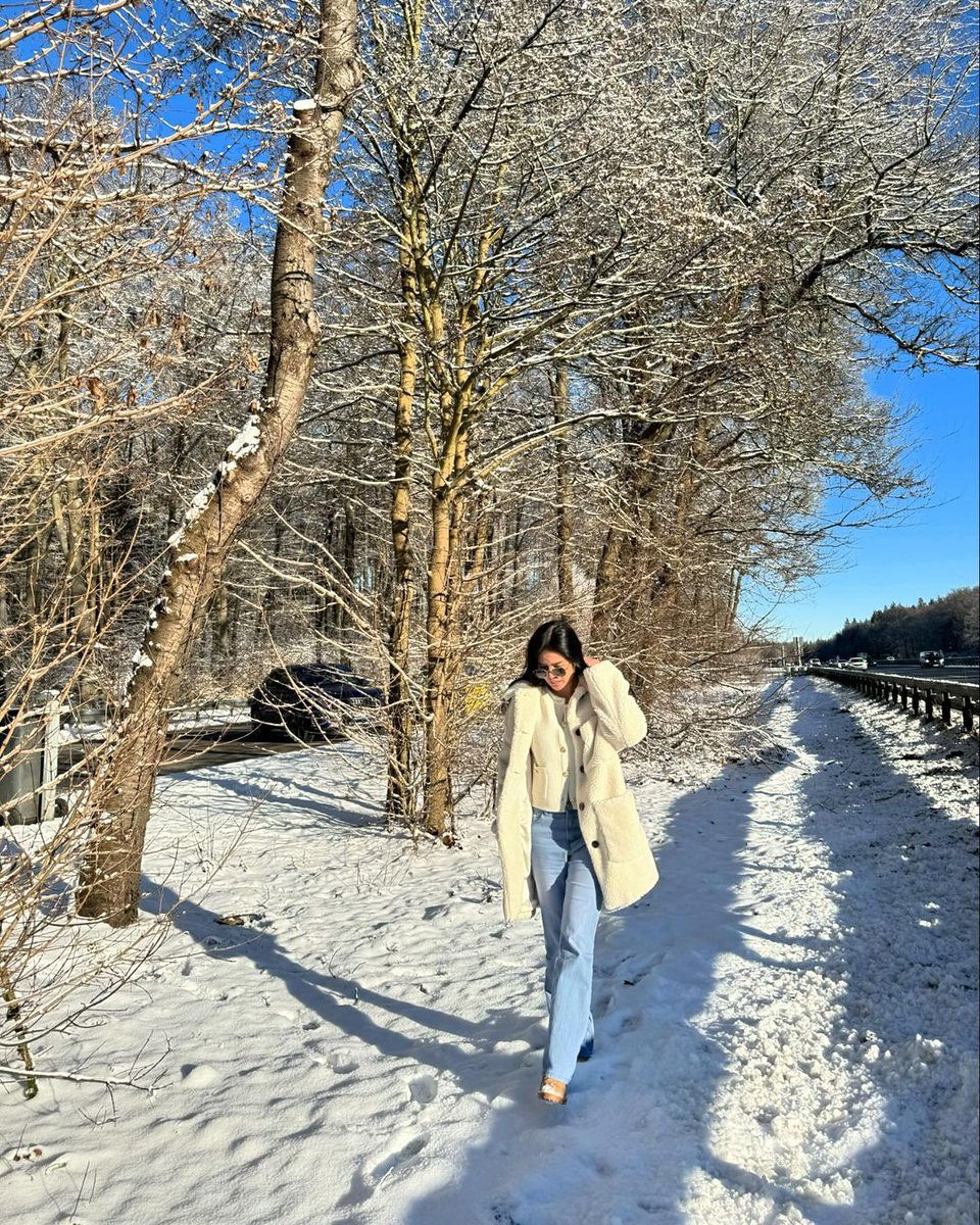 Amelia Davis 💫 tweet media