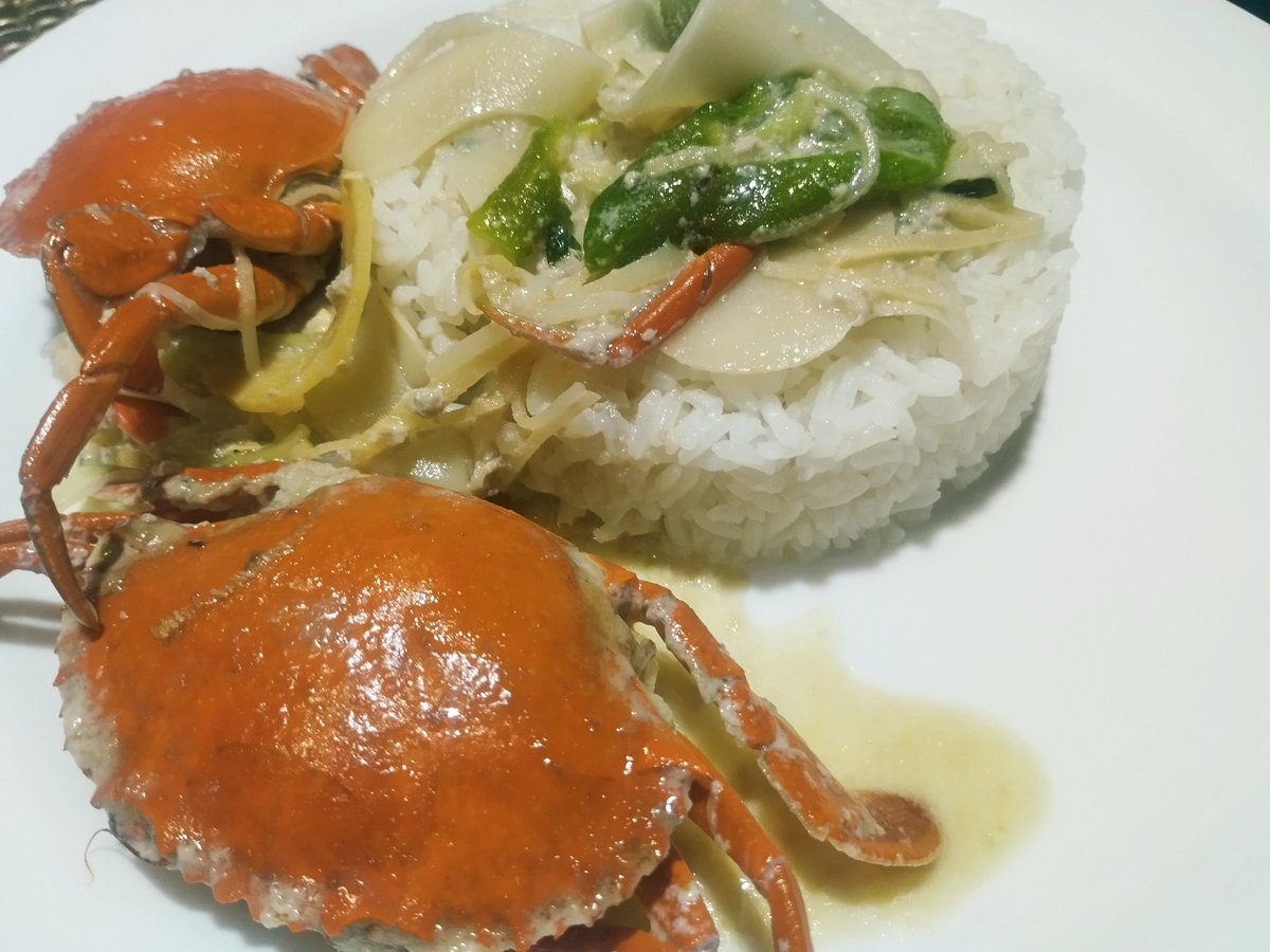 Hampaslupa dinner: ginat-an nga labong kag kasag. Te, amo lang gid na. Kaon ta mga palangga 😊🦀