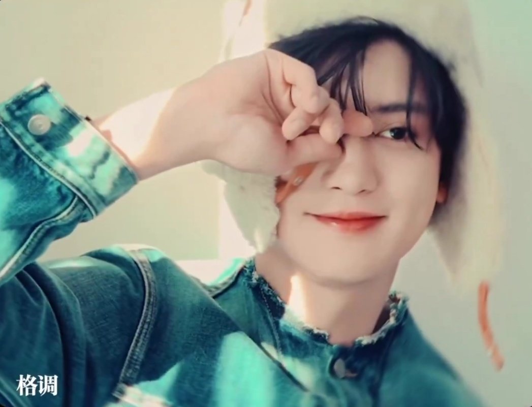 ALLMYLOEY's tweet photo. 털모자 진짜 너무 찰떡 https://t.co/go5WBdMTrS
