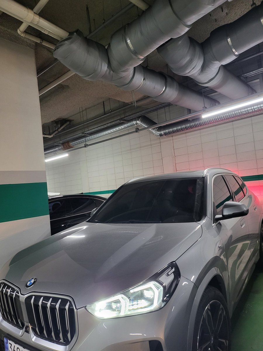 年明け、お願いしていないのに
勝手に私の車が納車され
🇰🇷夫が勝手に選んだこの車…やけにハイテク💦
車庫の出し入れも自動運転も
断然私より上手い🤣
「貴女にピッタリの車を選んだでしょ！」
とドヤられるまでが🇰🇷生活w

#韓国人夫