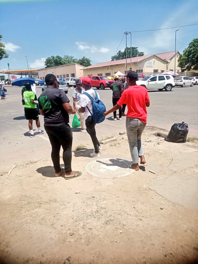 ActionSAEC's tweet photo. The message is clear from our ActionSA members in OR Tambo: Go out and #RegisterToFixSA

#LetsFixSouthAfrica https://t.co/v6O4KwOk3s
