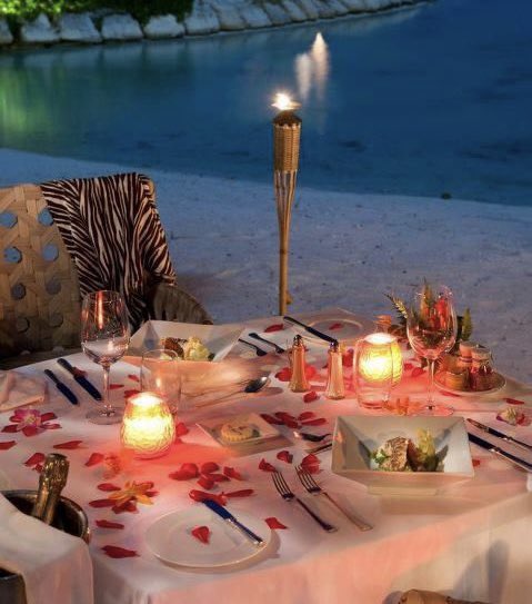Valentines Date Idea: Candle lit dinner on the beach. Wine we can’t pronounce. Me: Sexy lil red dress You: Explain the intricacies of Solana Token Extensions and how they will eliminate the need for private blockchains or permissioned layered systems to me, in depth 🫦