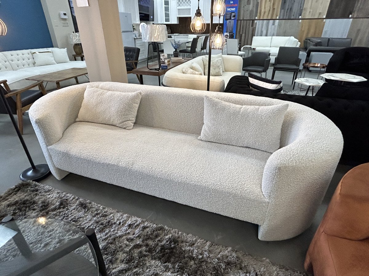 DecohubHome's tweet photo. 👉Visit our showroom or explore our online store today to discover the endless possibilities for transforming, your home! 📷 Visit our website https://t.co/kasr3GZdTt for online shopping or more! #HomeDecor #InteriorDesign #HomeDesign #HomeStyle #InteriorDecor #Furniture https://t.co/SJ9Qs14wSv