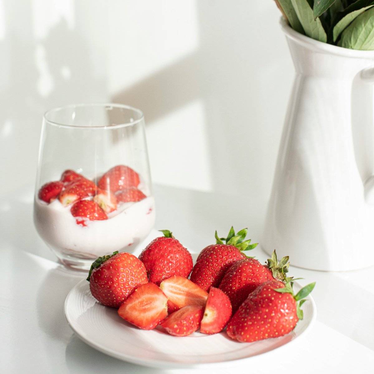 Indulge in the vibrant burst of flavour that comes with fresh, delicious strawberries! Each bite is a perfect blend of sweetness and zest, making them the ideal treat to enjoy at any moment. Let these ruby-red delights brighten your day and tantalize your taste buds.