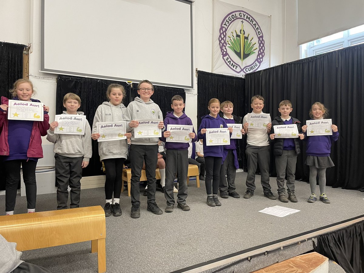 Da iawn i aelodau aur yr Adran Iau 💫💫💫 
<a href="/MrAPWilliams1/">Mr A P Williams</a> <a href="/bl4missflowers/">Miss L Flowers</a> <a href="/MissALiney1/">Miss Liney</a> <a href="/MrLlwyd2/">Mr Llwyd</a> @1MrMPrice @MissNWT123