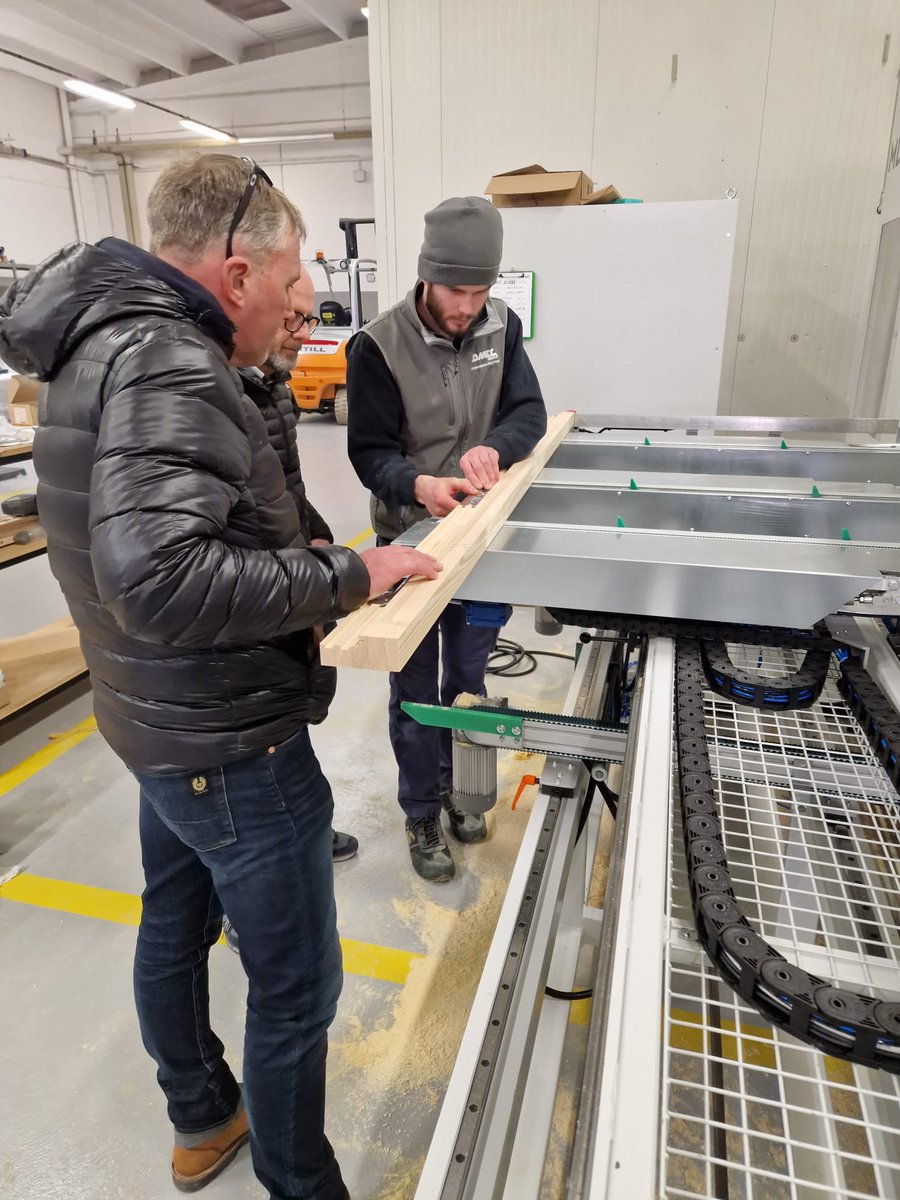 JJSWoodworking's tweet image. Another successful Factory Acceptance Test at @COMECGroupsrl with our friends from SFD Group LTD 😎
#Comec #CNCMachinery #FactoryAcceptanceTesting #InnovationinWoodworking #SafetyDoors #TimberDoors