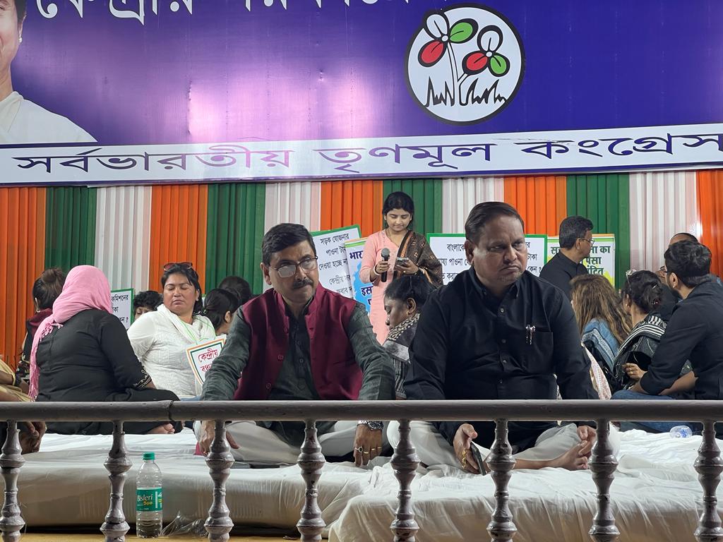Humayunjup's tweet photo. #দ্বিতীয়_পর্ব
বাংলার ন্যায্য পাওনার দাবিতে ধরনা সমাবেশে | Protest in demand of Bengal’s rightful dues #2

#MGNREGA https://t.co/v8JpqYtVCd