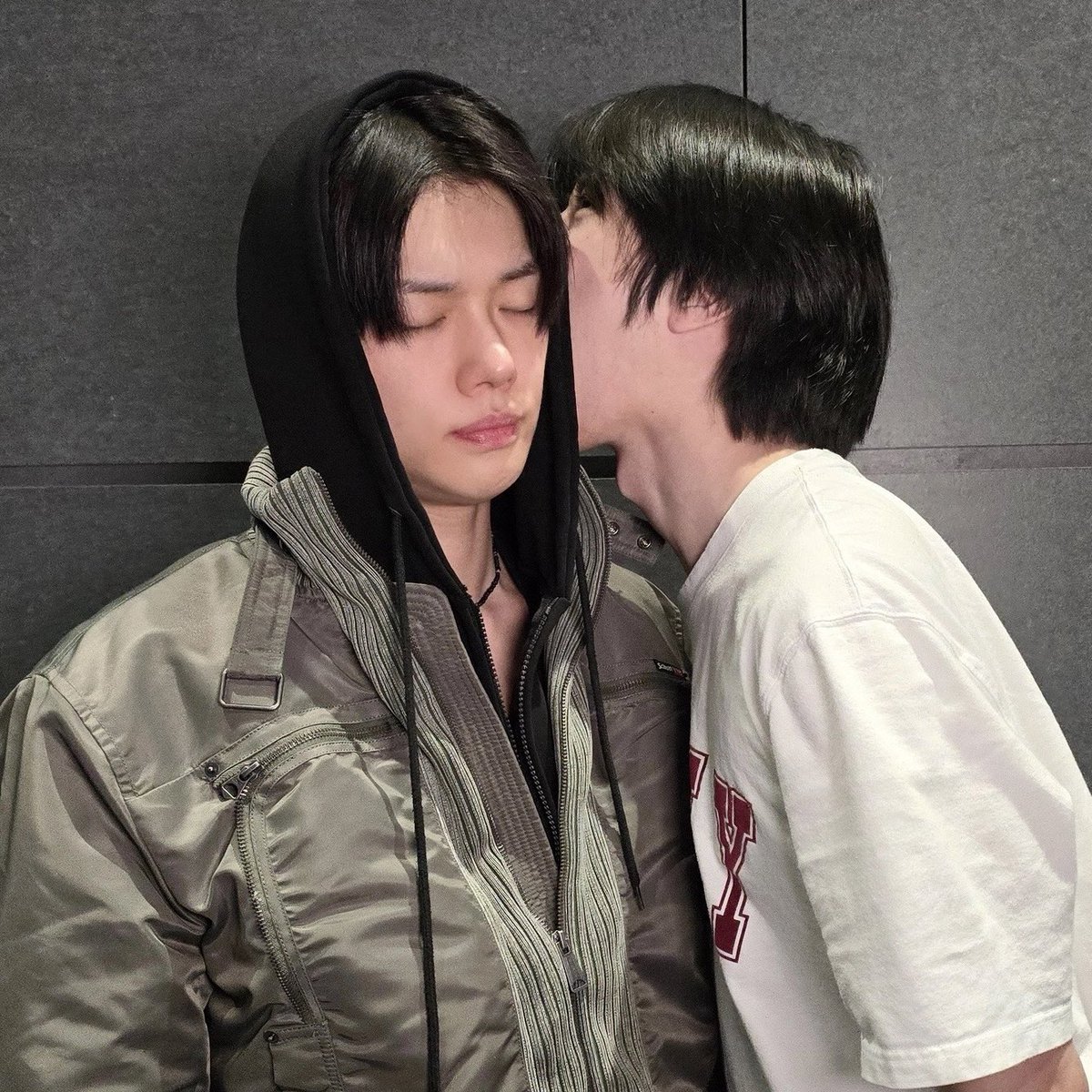 txt_sarangdan2's tweet photo. 고통받는 연준이 ㅋㅋㅋㅋㅋㅋㅋㅋㅋㅋ 아 귀여워 https://t.co/oiXX9pqBcg