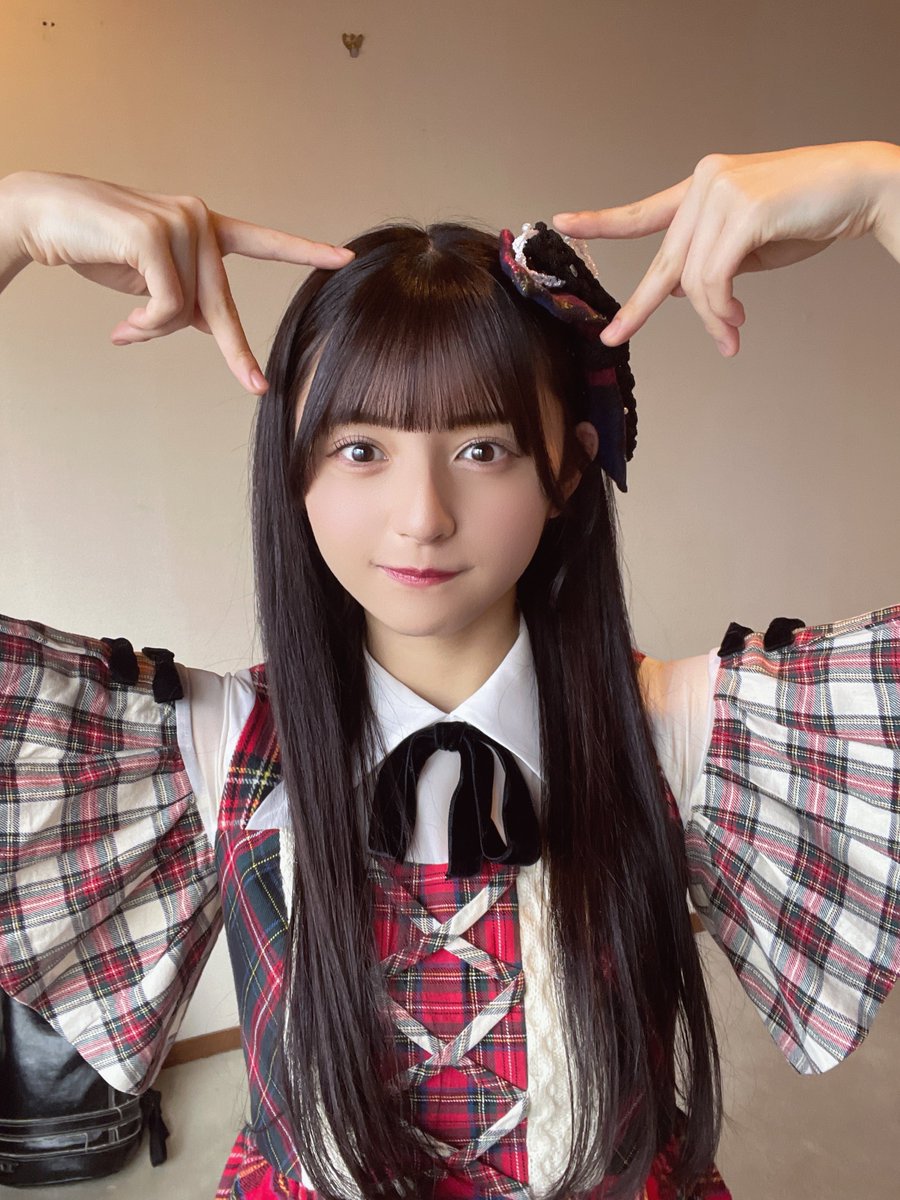 今日で18歳になりました!! AKB48に入って初めてのお誕生日でこんなに