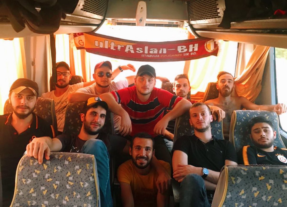 o otobüsün açığı hiç kapanmadı :)
iyi ki varsın abi, sevdikleriyle beraberdir 
<a href="/yenerhasanali/">yener</a>