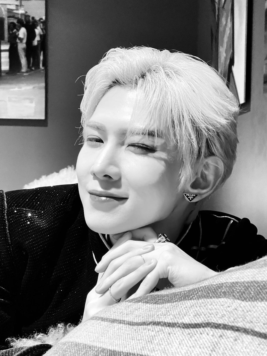 yeosang pics in my phone (@randomyeos) on Twitter photo 