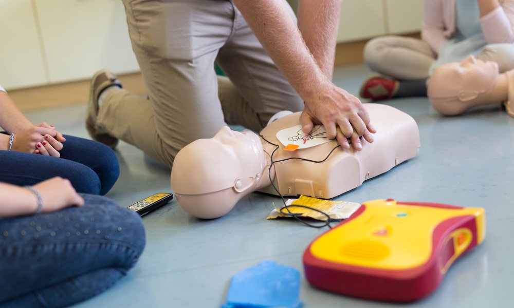 TrainCascade's tweet photo. Our AED certification training is here to help you become a master in life-saving techniques. 🚑💙 

#CascadeTraining #MedicalCourse #MasteringAEDCertification #CardiacEmergencyResponse #LifesavingTraining

https://t.co/u2QLc2544X https://t.co/W59m6EBxbn