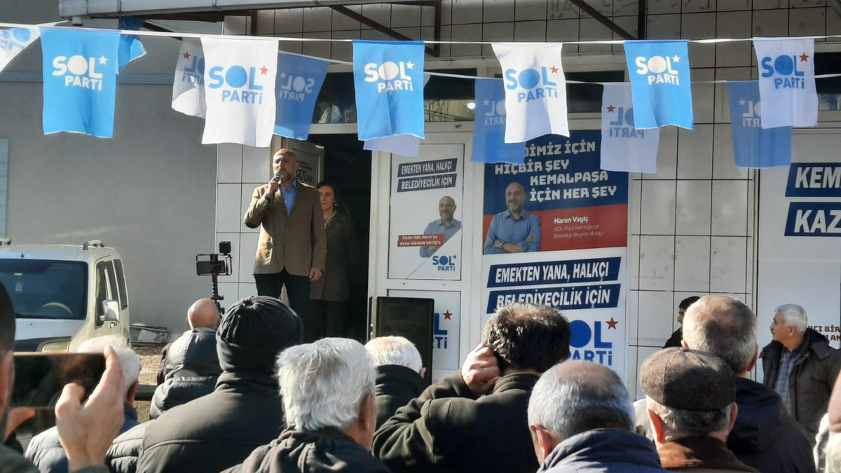 Kemalpaşa'da ilk seçim büromuzun açılışını gerçekleştirdik. Belediye Başkan Adayımız Harun Vayiç, Kemalpaşa halkını kazanmak için birleşmeye çağırdı. Açılışa MYK Üyemiz Alper Taş da katıldı. 

Söz de karar da yetki de Kemalpaşa halkının olacak.