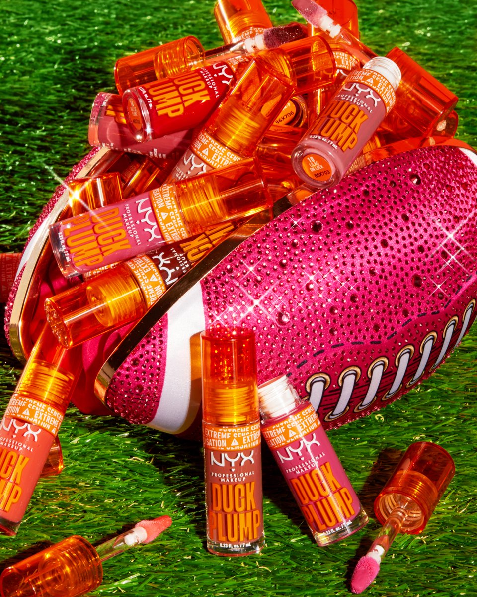 NYXCosmetics's tweet photo. this is what i mean when i ask if u wanna play football https://t.co/VvP157GHio