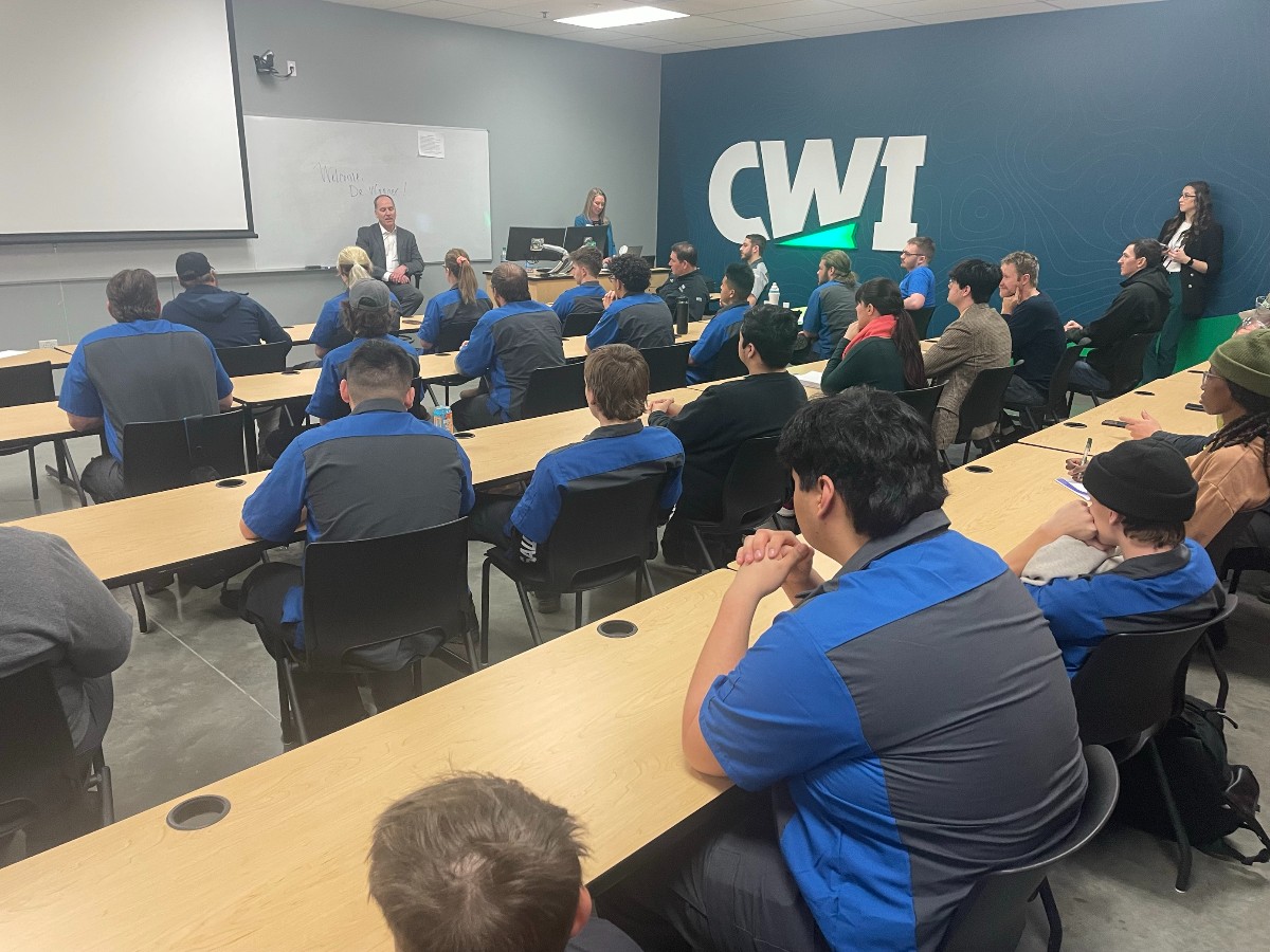 INL's tweet photo. INL Director @john_c_wagner visited @cwidaho yesterday, touring facilities &amp; speaking with students &amp; staff to learn about the programs offered.

His visit included a Q&amp;A with students &amp; a chance to share @INL's internship &amp; job openings. Check it out ➡️ https://t.co/kTxnRNmDyw https://t.co/4hYwbXqjAw