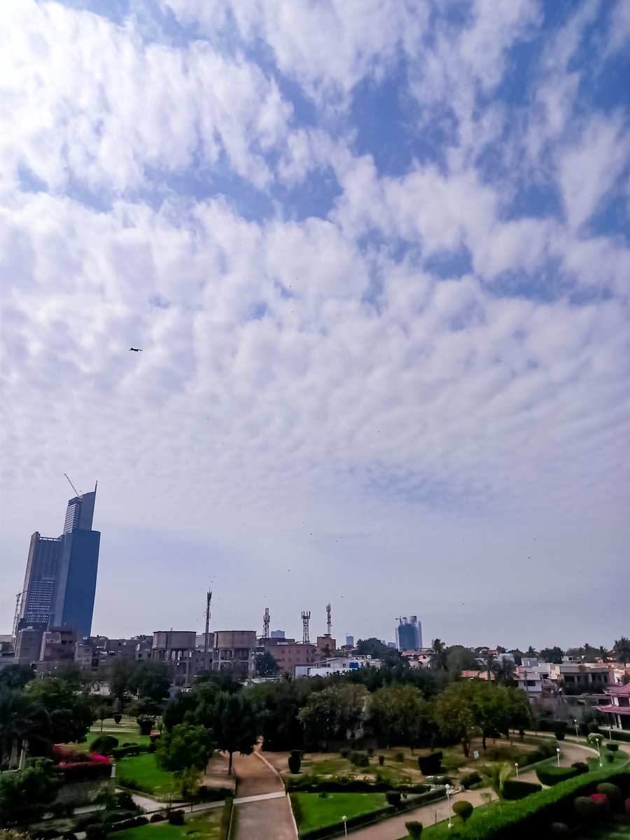 Bahria Icon Tower, clouds in sky on 2 February 2024 #bahriaicontower #icontower #karachiweather #clouds #sky #Reuters #Businessrecorder