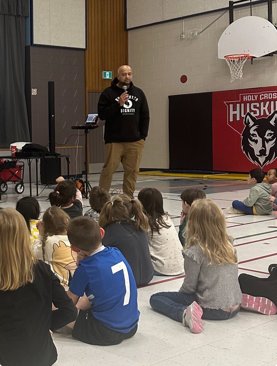 Holy Cross School tweet media