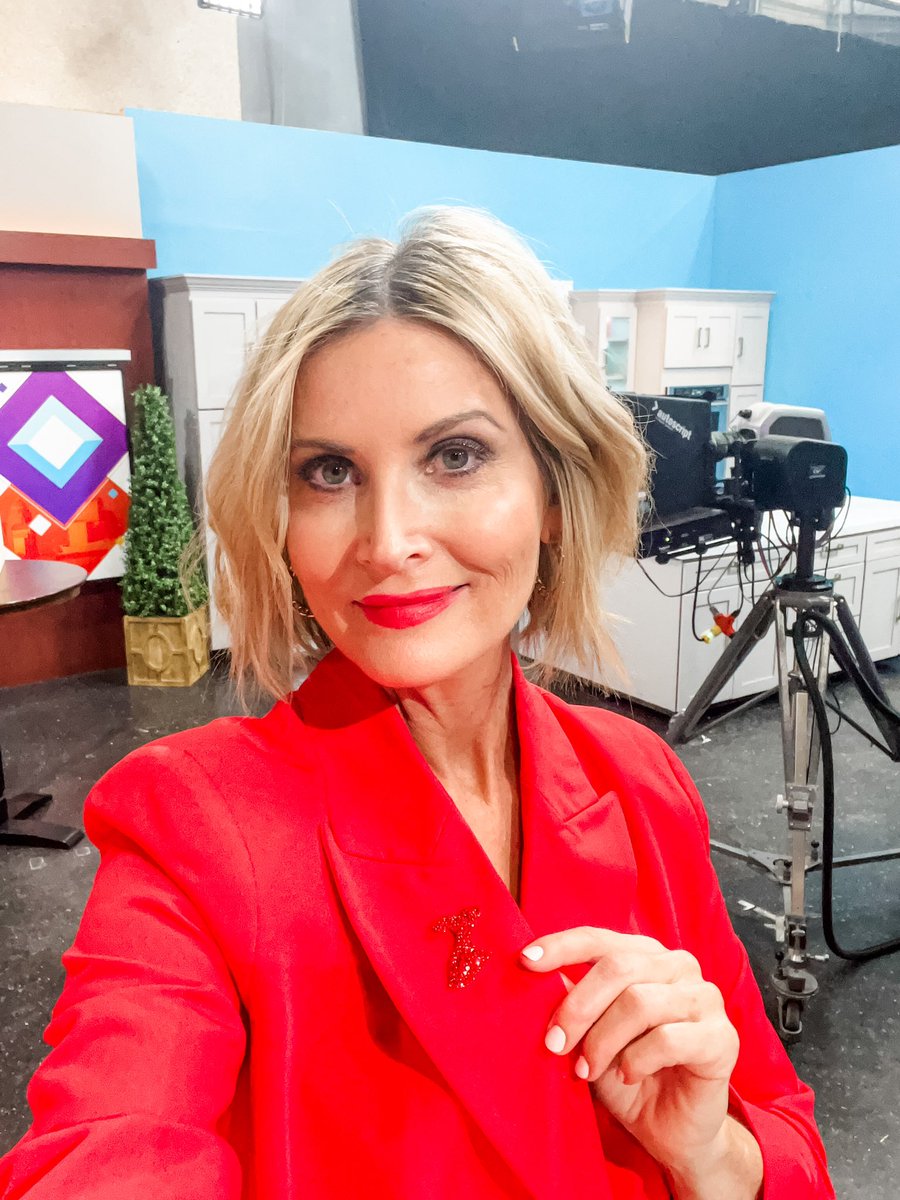 claudiacoffeytv's tweet photo. Wearing RED today in support of Heart Month. Heart disease claims the lives of 1 in 3 Kentuckians and is the leading cause of death here in the Commonwealth. Let’s all support raising awareness this month. @HeartKentucky #heartmonth #heartassociation #WearRedDay https://t.co/basaeaNhR8