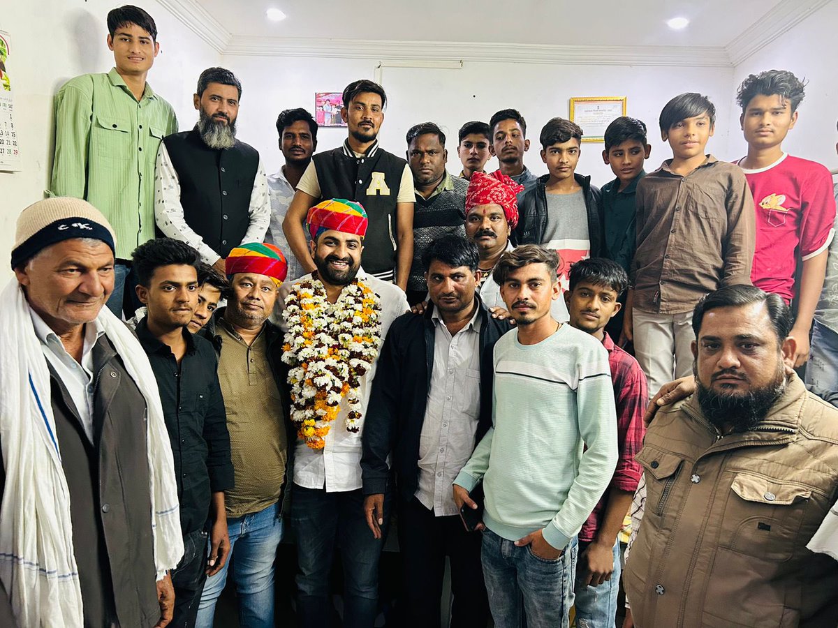 SunilChoudharyO's tweet photo. आज पाली लोकसभा क्षेत्र के सोजत विधानसभा में यासिन भाई के निवास पर वरिष्ठजनो व युवाओं से मुलाकात की।
#PaliLoksabha 
#marwarcity #paliLoksabha #Pali #PaliCity #Election #SunilChoudhary #INC #sunilchoudharyjnvu #marwarjunction #paliLoksabha #Pali #PaliCity #Election #SunilChoudhary #INC #sunilchoudharyjnvu #rahulgandhi #soniagandhi #congress #congressparty #mallikarjunkharge #sunilchoudharyjnvu #sunilchoudharyjnvu
@RahulGandhi
@ashokgehlot51
@Sukhjinder_INC
@GovindDotasra
@Allavaru
@Sukhjinder_INC