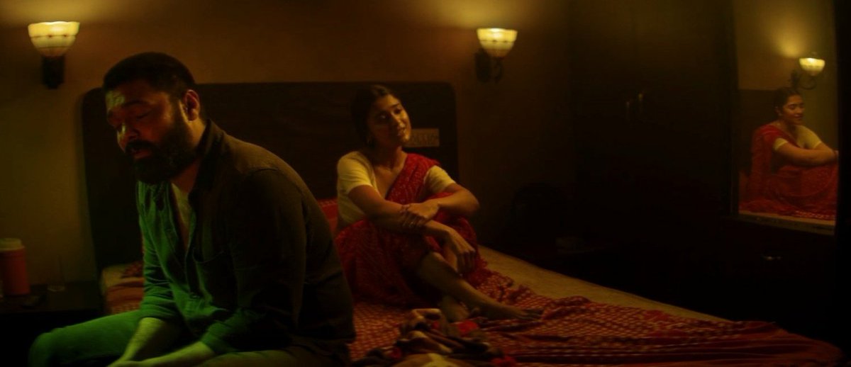 illlham_99's tweet photo. The cinema that feels like immortal. Sapta Sagaradaache Ello keeps growing on you. #SSESideB #SSE #SaptaSagaradaacheEllo https://t.co/J9xw9cnOY1