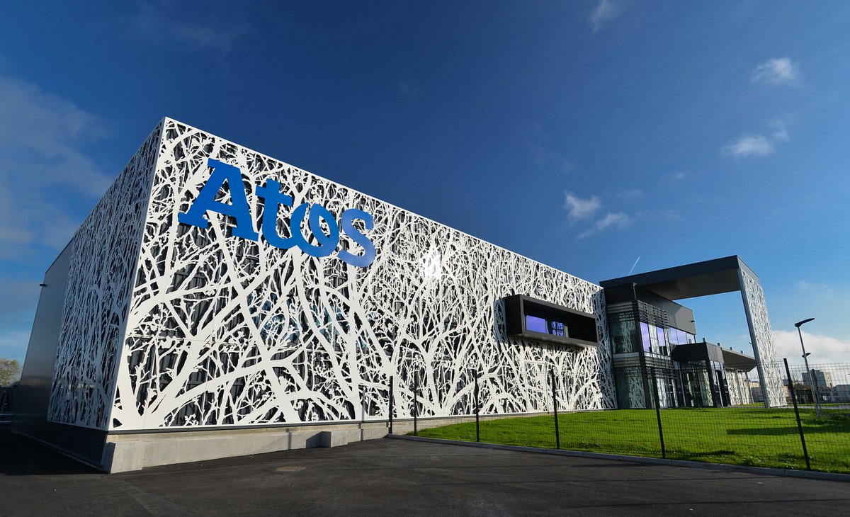 Prefet49's tweet photo. 🏭 Economie | Visite de l'entreprise Atos à #Angers
🤝 Ph.CHOPIN,@Prefet49, accompagné par 
@JM_Verchere, Maire de @Angers, a rencontré V.SARRACANIE, dir. du site @Atos, pour soutenir le projet EUPHOR, la reconstruction d’une nouvelle usine sur le site historique de Bull https://t.co/ap7qG6h6Qj
